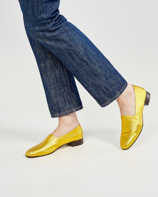 Marla in Ops&Ops No11 Yellow Gold block heels and jeans from the side